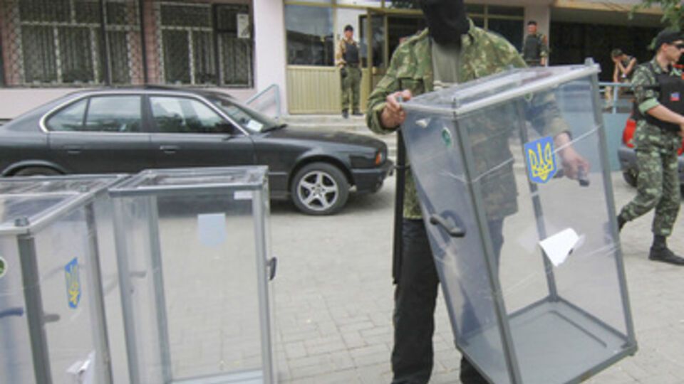 Из 22-х окружных комиссий в Донецкой области работает около половины