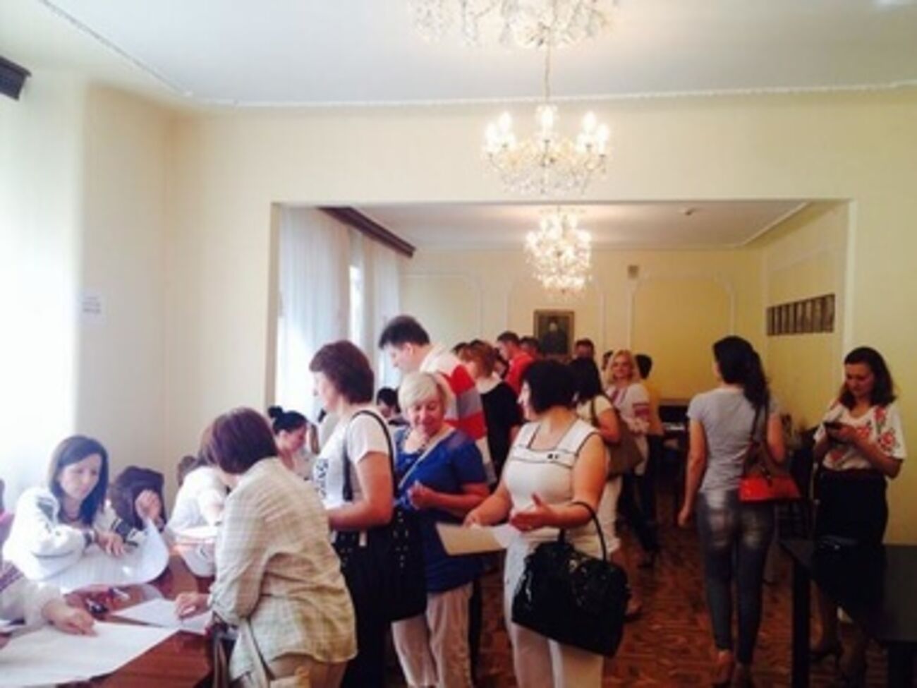 В Варшаве голосуют очень активно