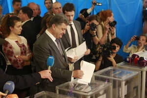 Порошенко пообещал поехать в Донецк, если победит на выборах