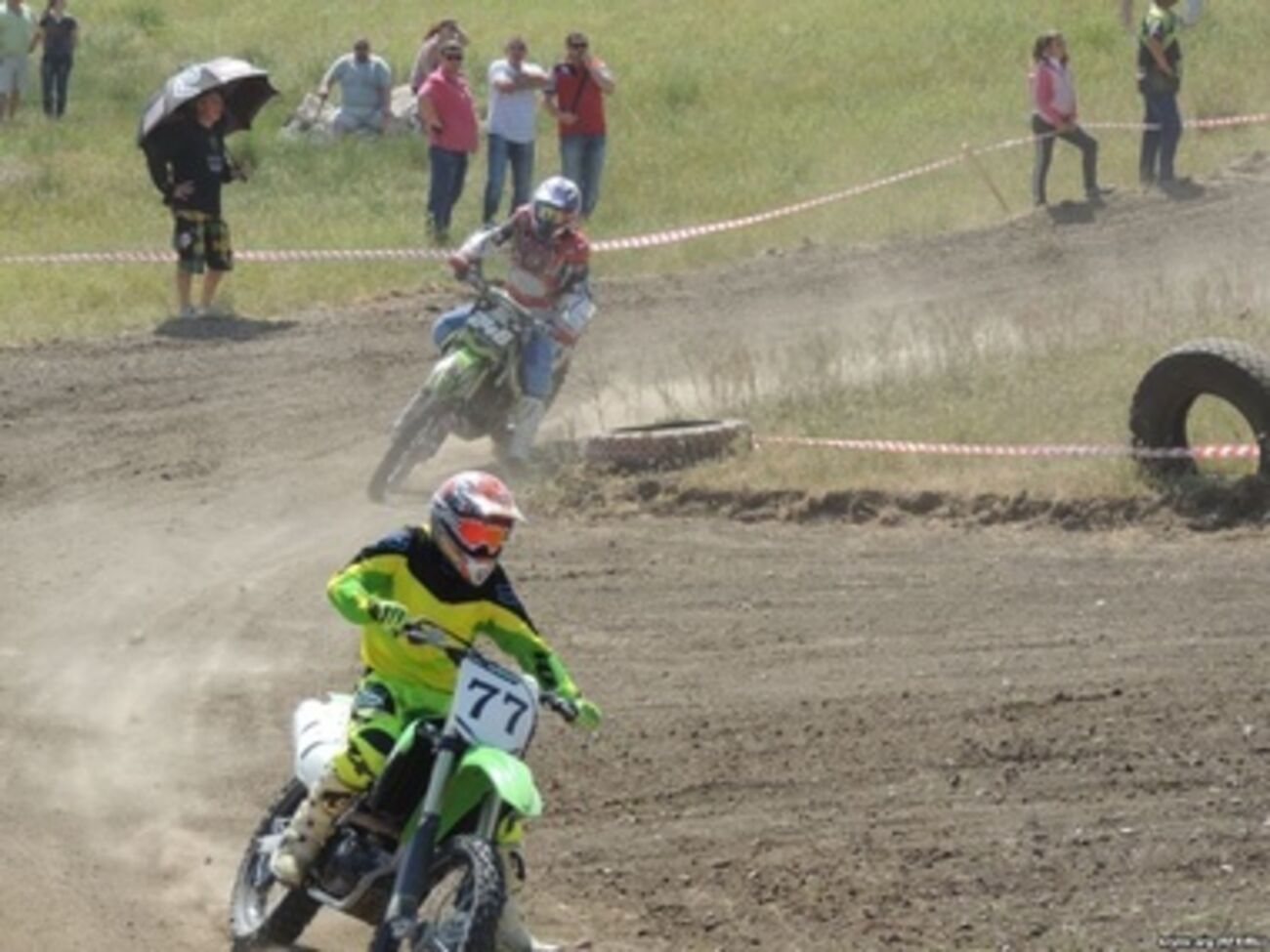 Очевидцы сообщили, что спортсмен неудачно приземлился после прыжка