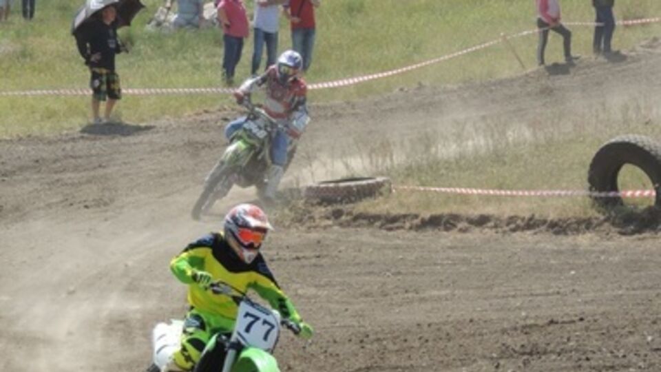 Очевидцы сообщили, что спортсмен неудачно приземлился после прыжка