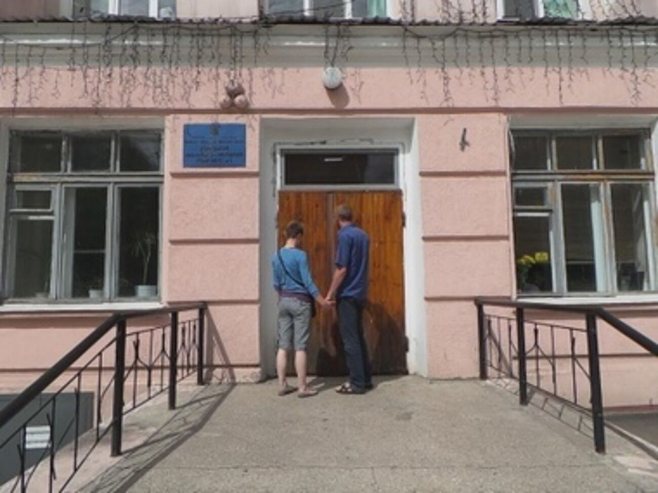 Многие избирательные участки на Донбасса так и остались закрытыми