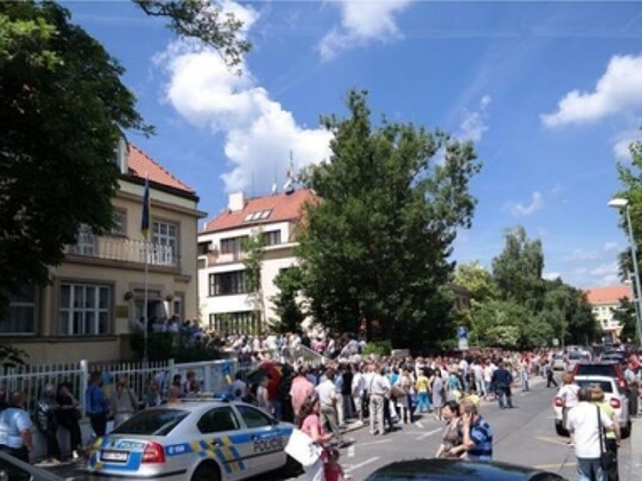 Как голосовали украинцы за рубежом. Фоторепортаж