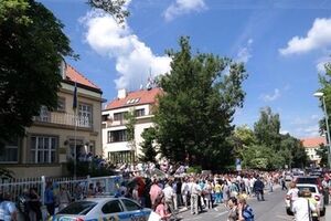 Как голосовали украинцы за рубежом. Фоторепортаж