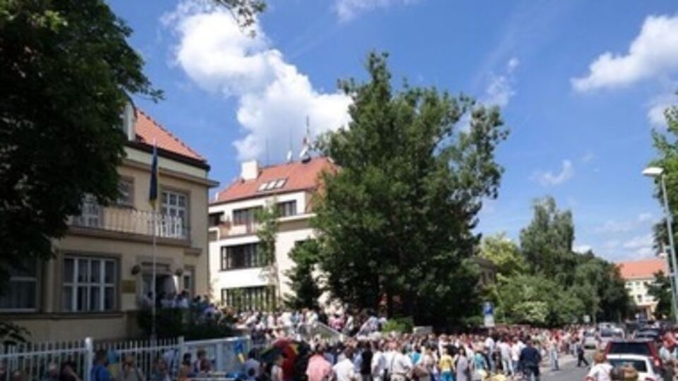 Как голосовали украинцы за рубежом. Фоторепортаж