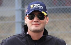 Господа извращенцы и убийцы, делайте выводы и чем скорее, тем лучше для вас, предупреждает Янукович-младший