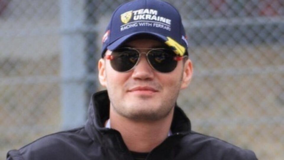 Господа извращенцы и убийцы, делайте выводы и чем скорее, тем лучше для вас, предупреждает Янукович-младший