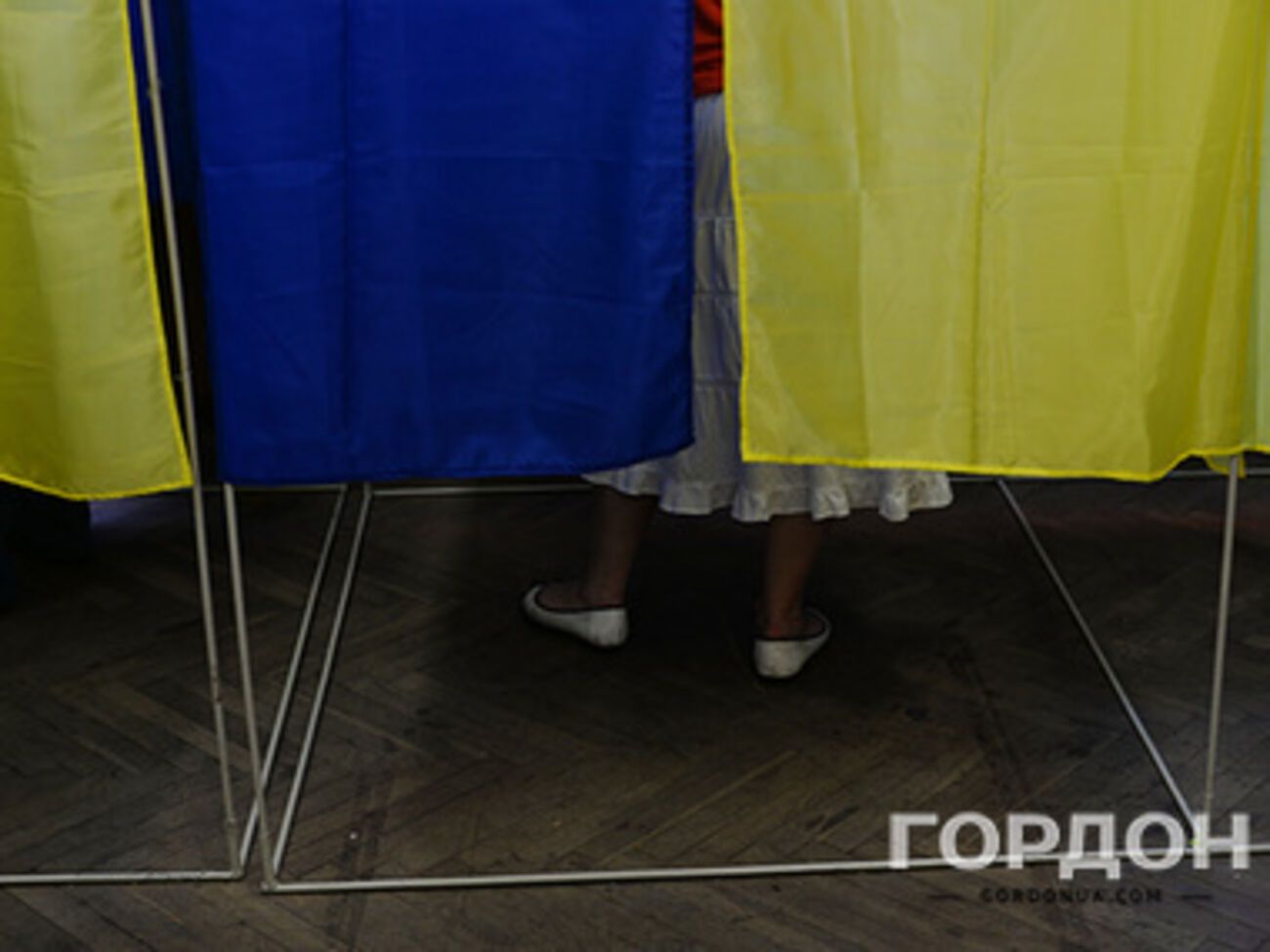 По первым результатам, лидером президентской гонки становится Порошенко