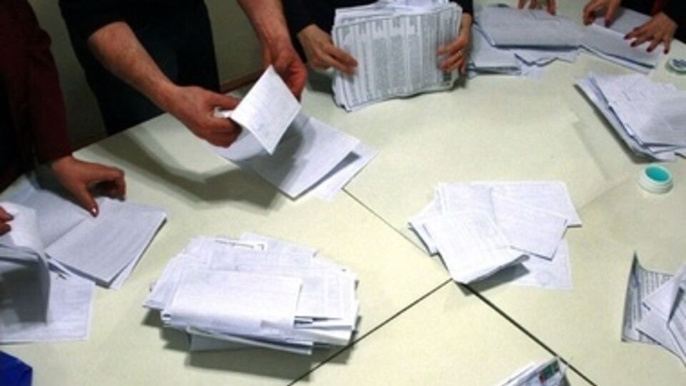 Протоколы с мокрыми печатями отправляются в окружные комиссии