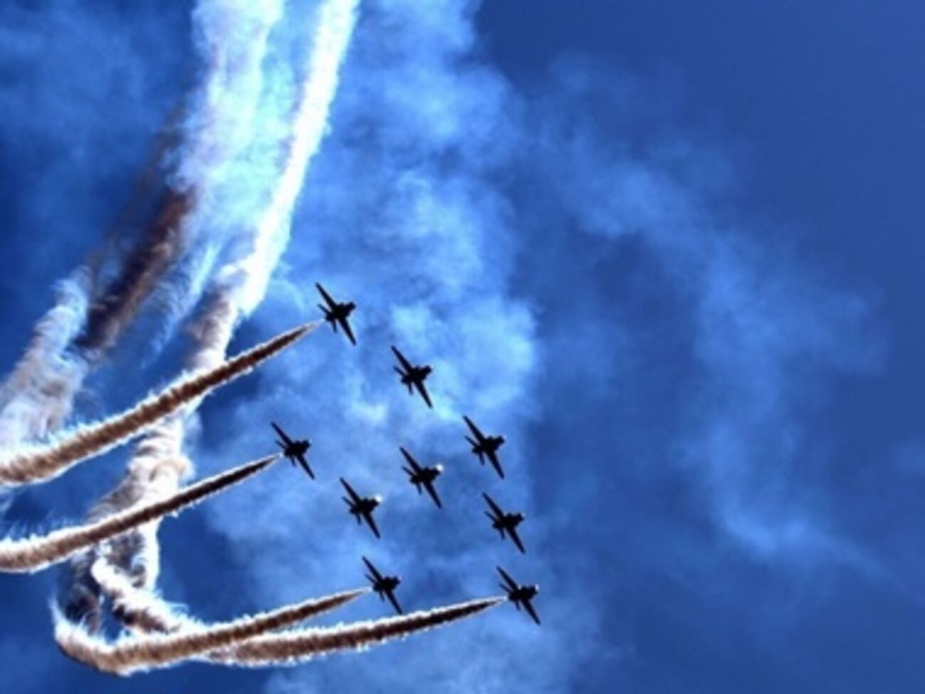 Договор по открытому небу предоставляет право странам-участникам открыто собирать информацию о подозрительных мероприятиях и вооруженных силах