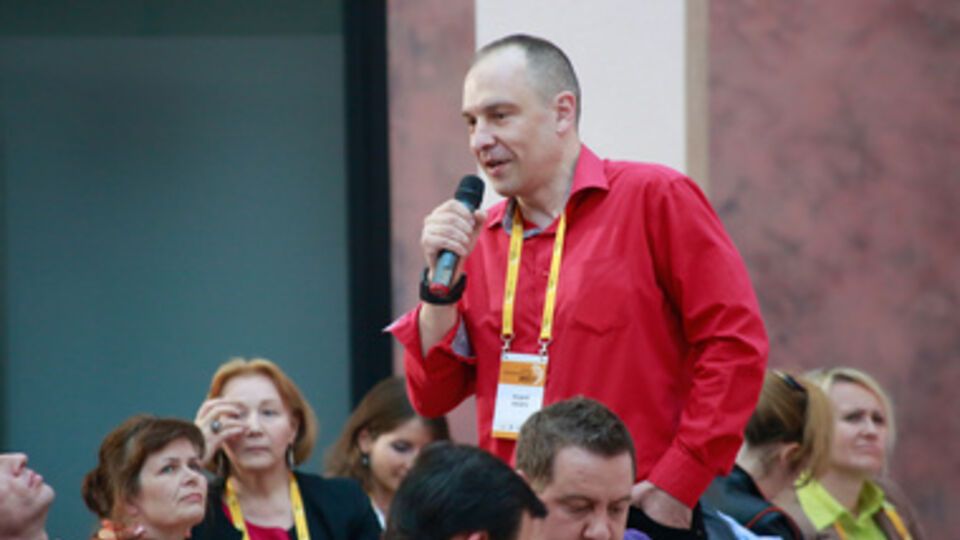 Политолог Андрей Окара напомнил о том, что у Порошенко на сегодня нет полноценной команды для осуществления реформ