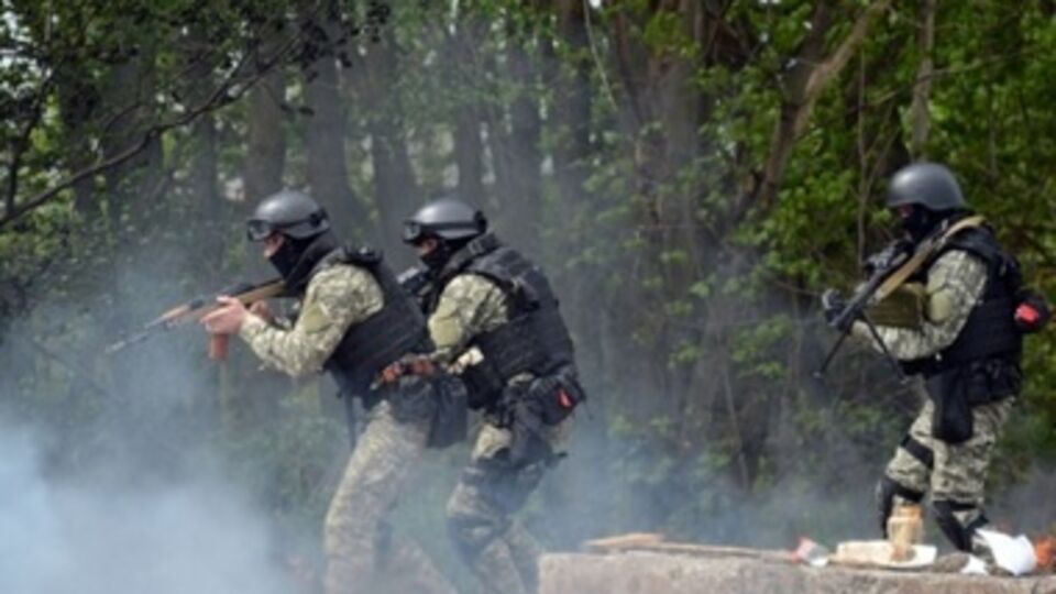 Сообщают, что в Мариуполе начались уличные бои