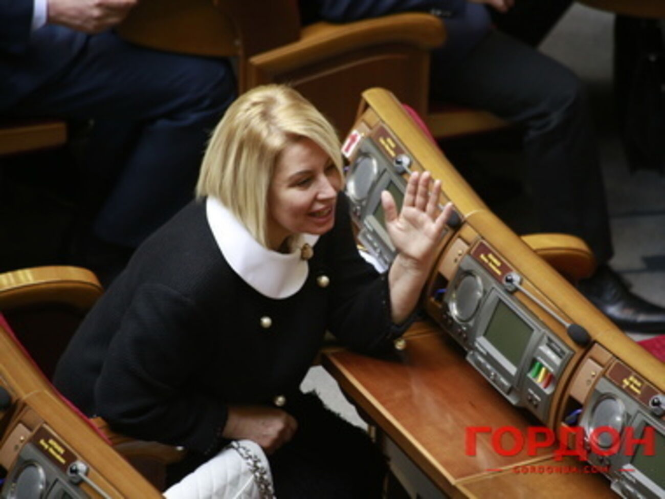 Порошенко ведет переговоры с людьми, имеющими влияние на Партию регионов, заявила Герман