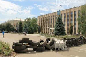 Горисполком возобновляет нормальную работу