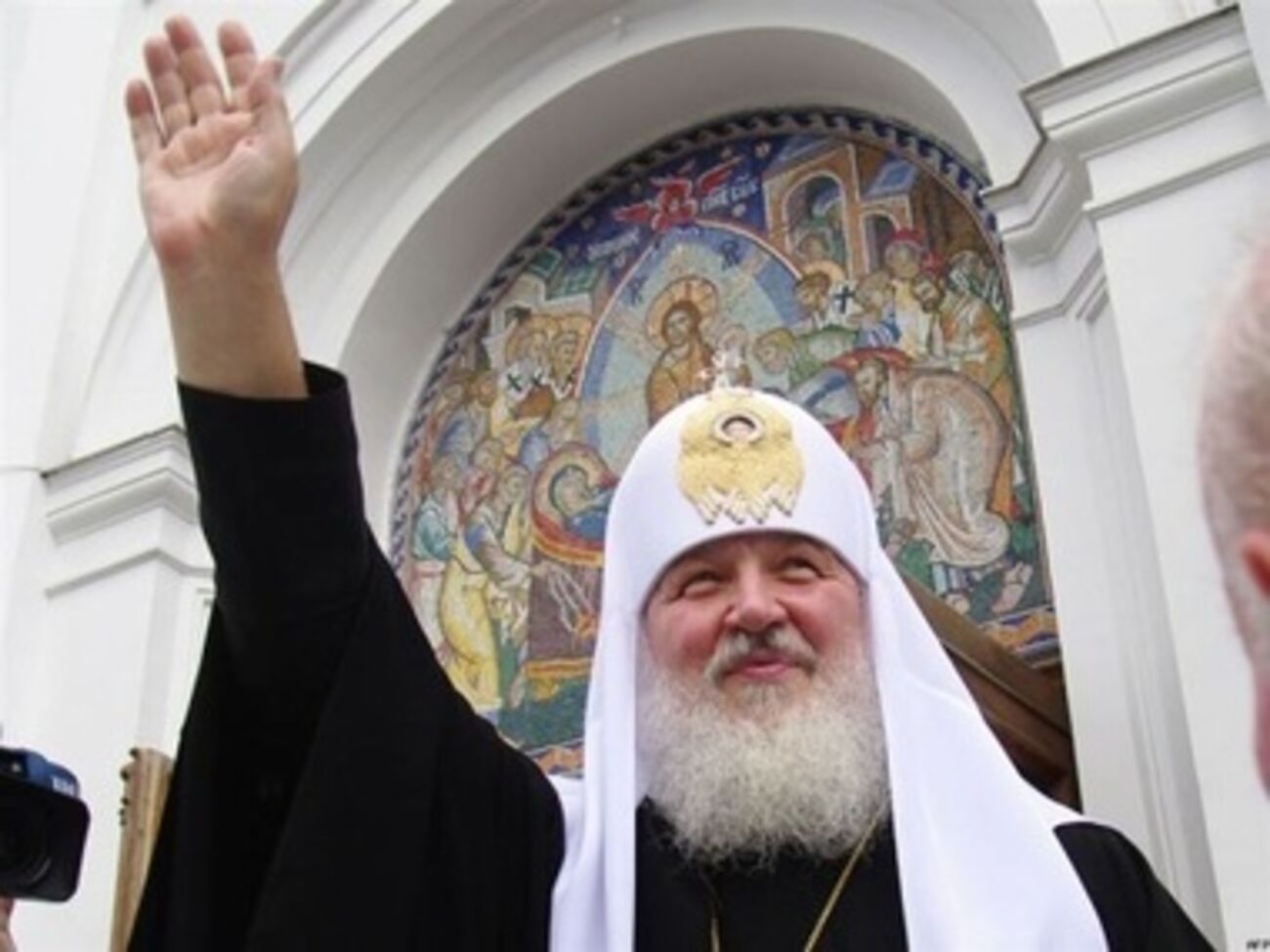 По мнению Кирилла, Порошенко необходимо поддерживать открытый диалог с народом и общественными лидерами