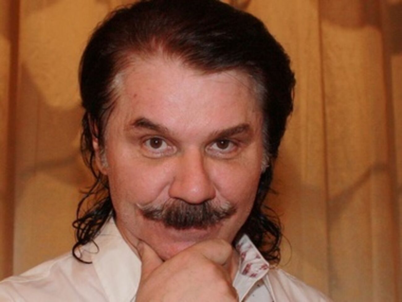 Павло Зибров представил новый клип о событиях на Майдане