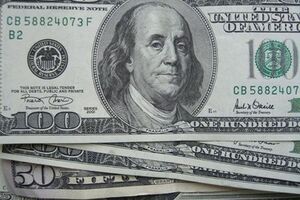 Курс гривны к доллару в последнее время стабилизировался