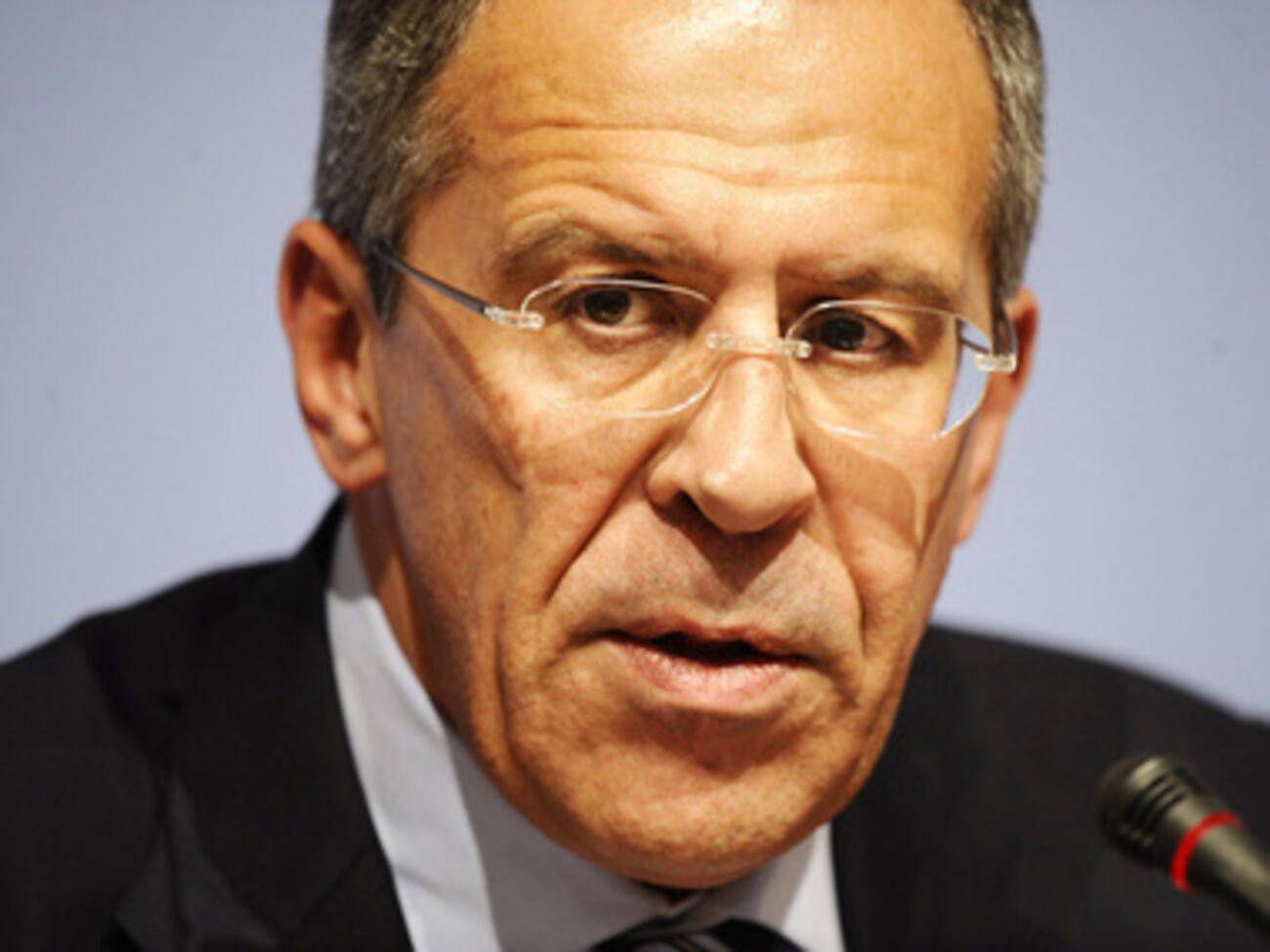 Сергей Лавров: По дипломатическим каналам визит в Россию Порошенко не рассматривается