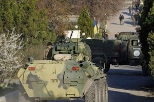 Правительство Украины продолжает вывозить из Крыма свою военную технику