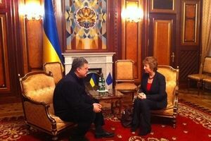 Кэтрин Эштон поговорила с Петром Порошенко как с президентом