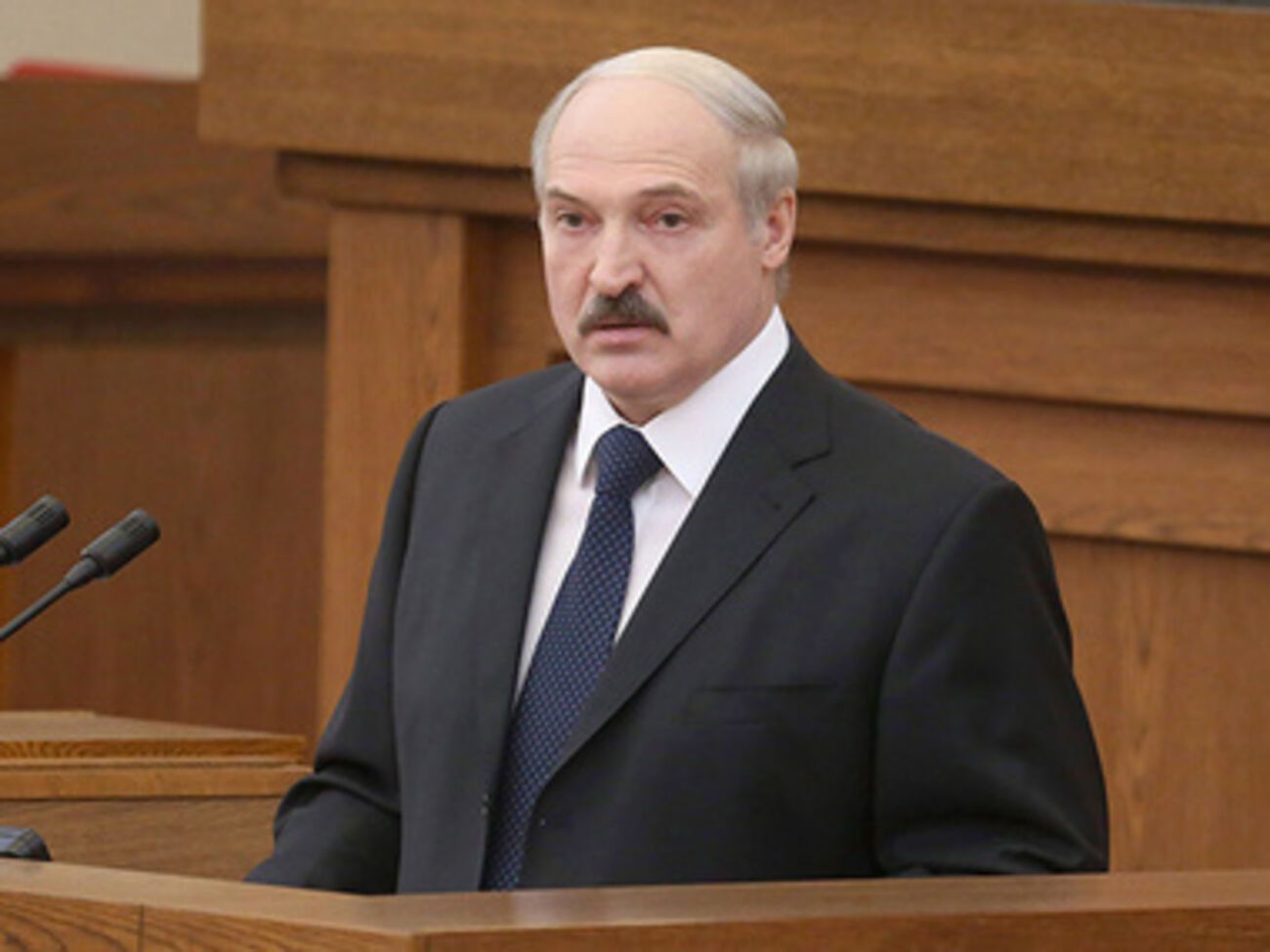 Лукашенко пожелал Порошенко успехов