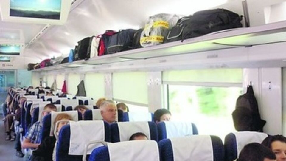 Эксплуатация 10 электропоездов была временно приостановлена с 12 февраля