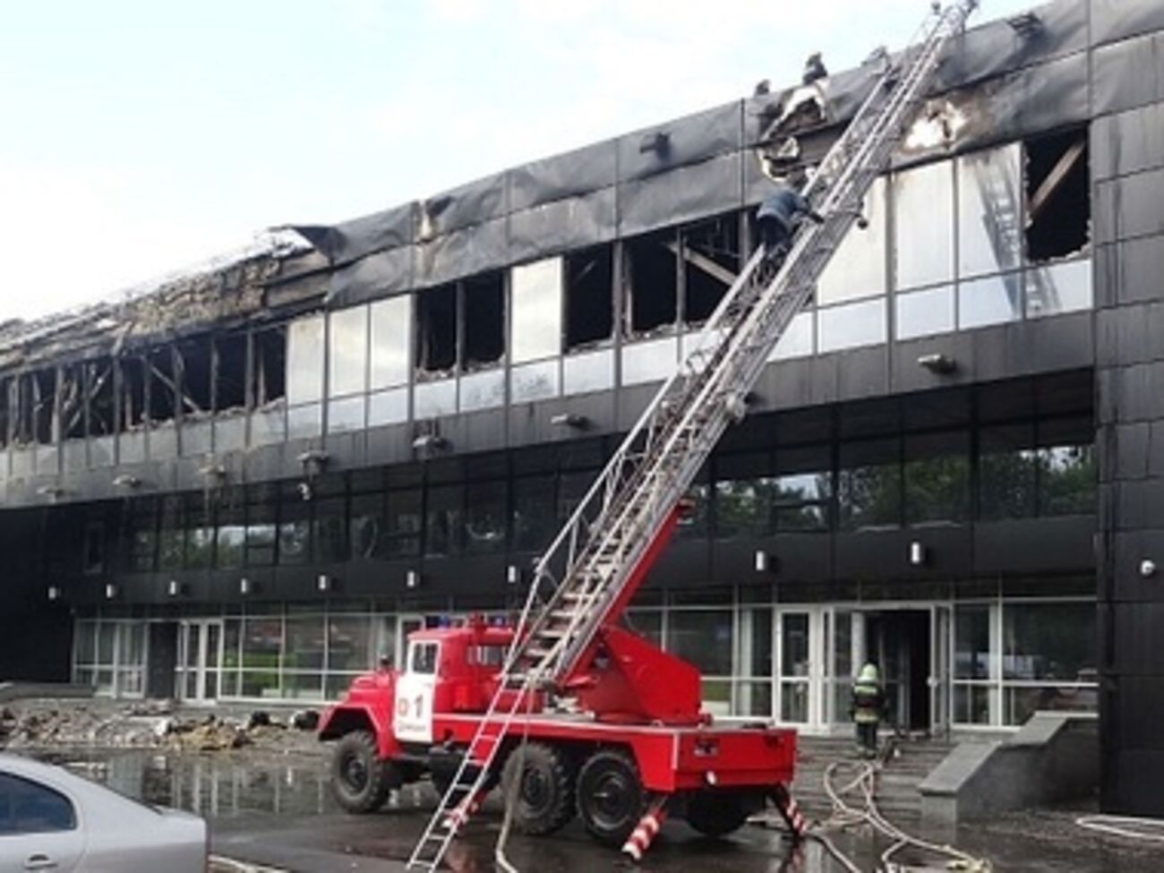 Сгоревшая арена "Донбасса"