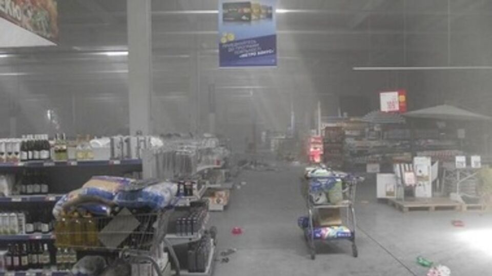 Фото разграбленного гипермаркета