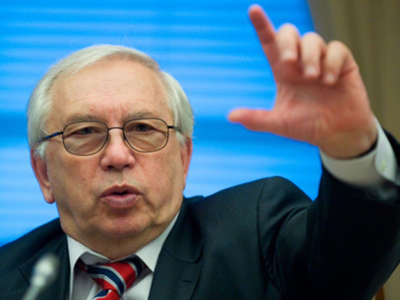 Владимир Лукин