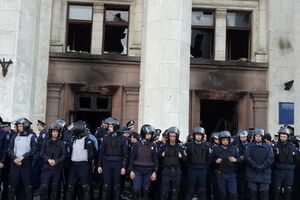 Вчера в Одессе сожгли Дом профсоюзов с сепаратистами внутри