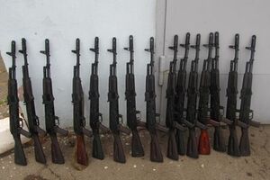 Пограничники задержали 13 человек