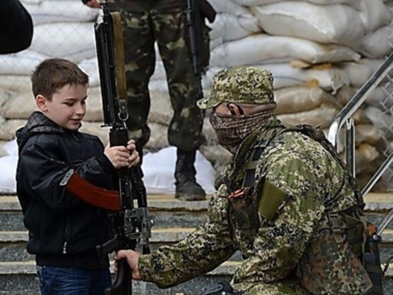 К руководству АТО не поступало никаких запросов от самопровозглашенной власти Славянска с просьбой обеспечить безопасные условия передвижения автобусов с детьми