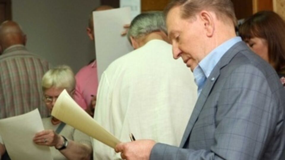 Порошенко сможет оправдать кредит доверия избирателей, считает Кучма