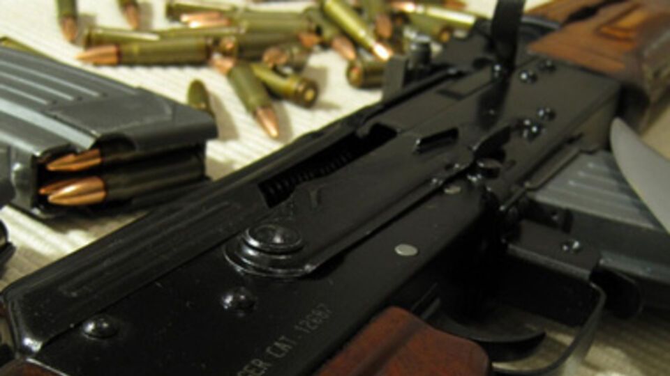 Террористы хотят получить доступ к оружию на территории колонии