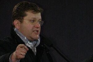 Народный депутат Владимир Арьев уличил работодателя в незаконном увольнении сотрудника, который временно находится на службе в армии