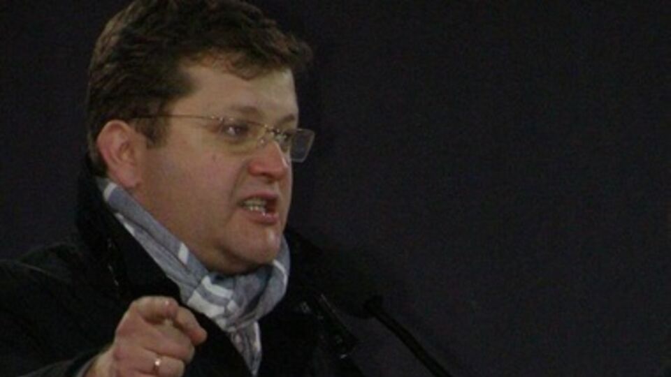 Народный депутат Владимир Арьев уличил работодателя в незаконном увольнении сотрудника, который временно находится на службе в армии