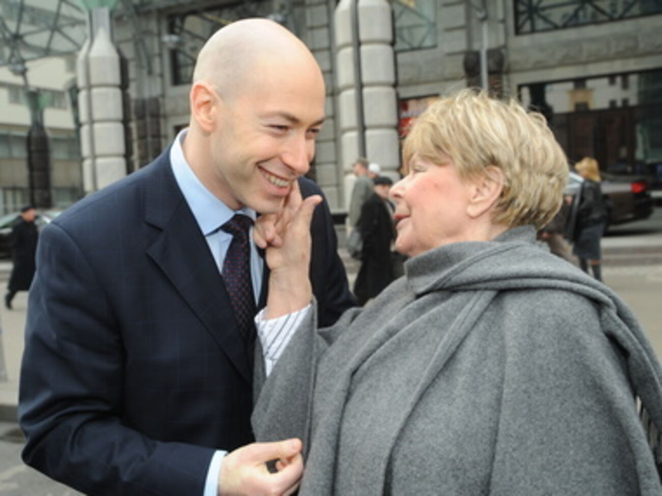 Ольга Аросева: Сталин сказал: "Приходи, вместе праздновать будем" – и протянул мне букет цветов