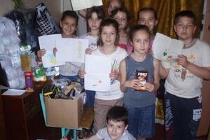 Дети передали военнослужащим свои письма с поддержкой и патриотичные рисунки