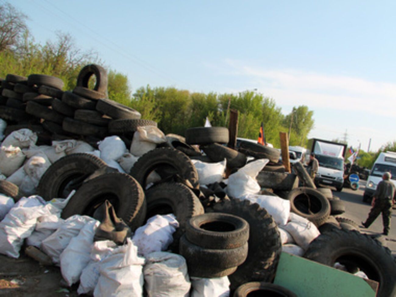 Боевики в Донецке устанавливают новые блокпосты