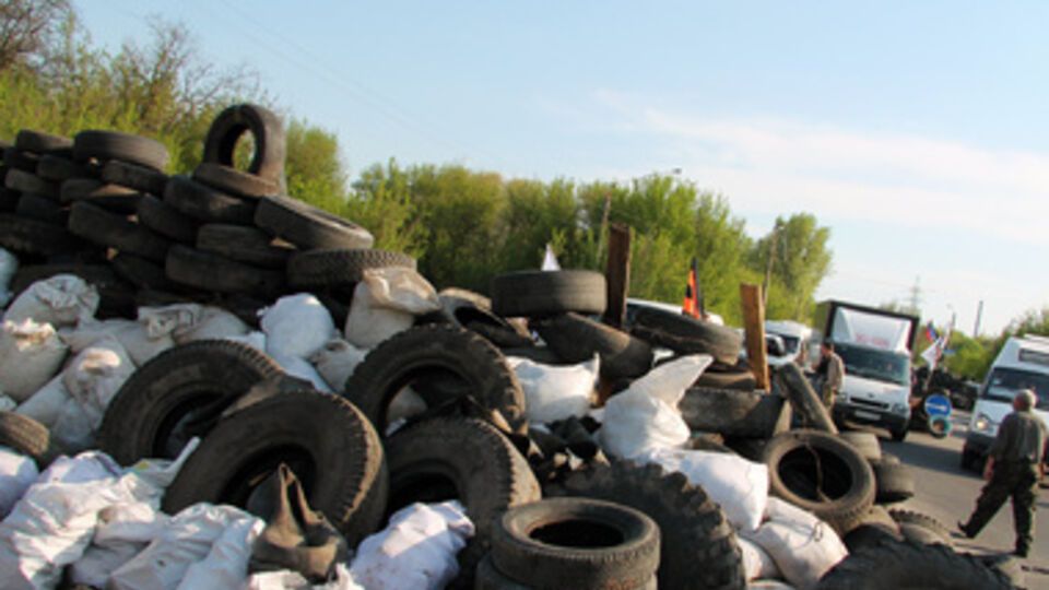 Боевики в Донецке устанавливают новые блокпосты