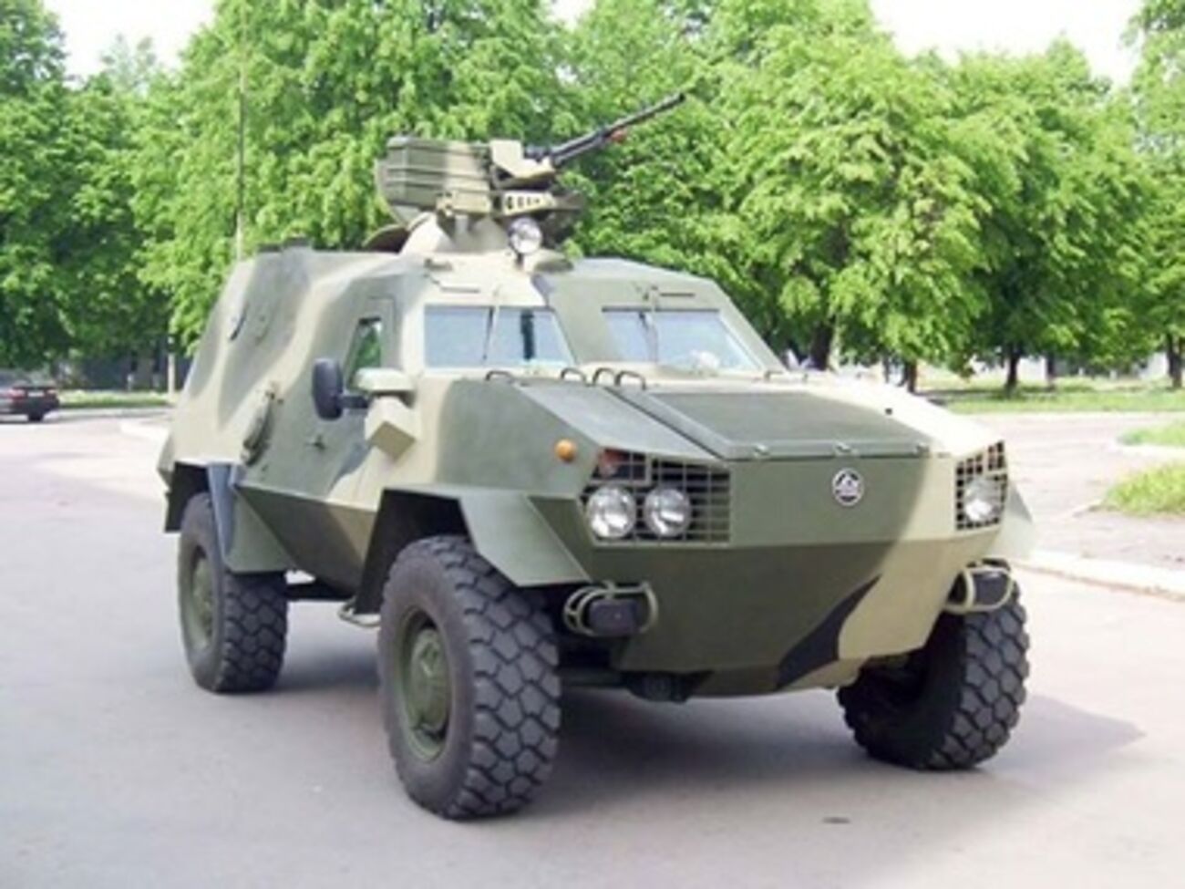 Бронемашины "Дозор" выпускаются в Харькове.