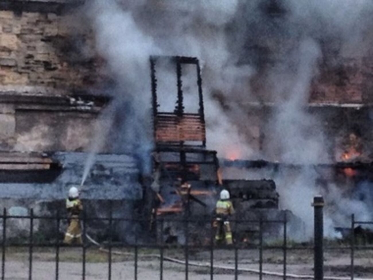 Газовая труба горела в историческом центре Одессы