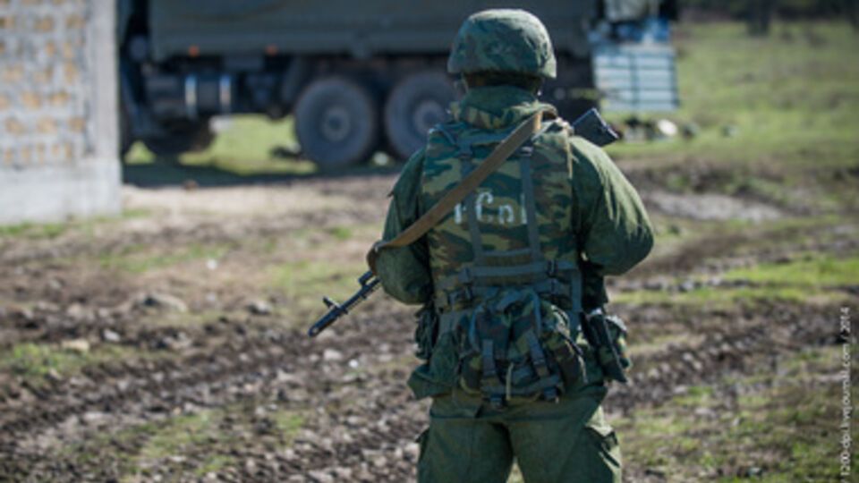 "Зеленые человечки" будут обеспечивать Крым водой