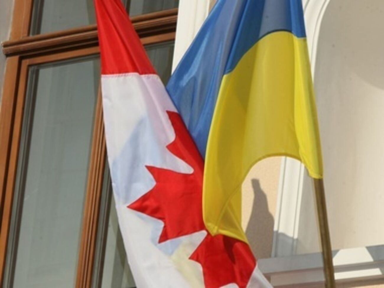 Канада выступает за демократию и свободу во всем мире