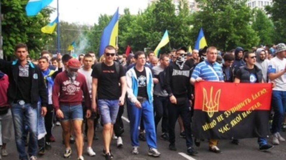 В Днепропетровске тысячи людей поддержали единство Украины