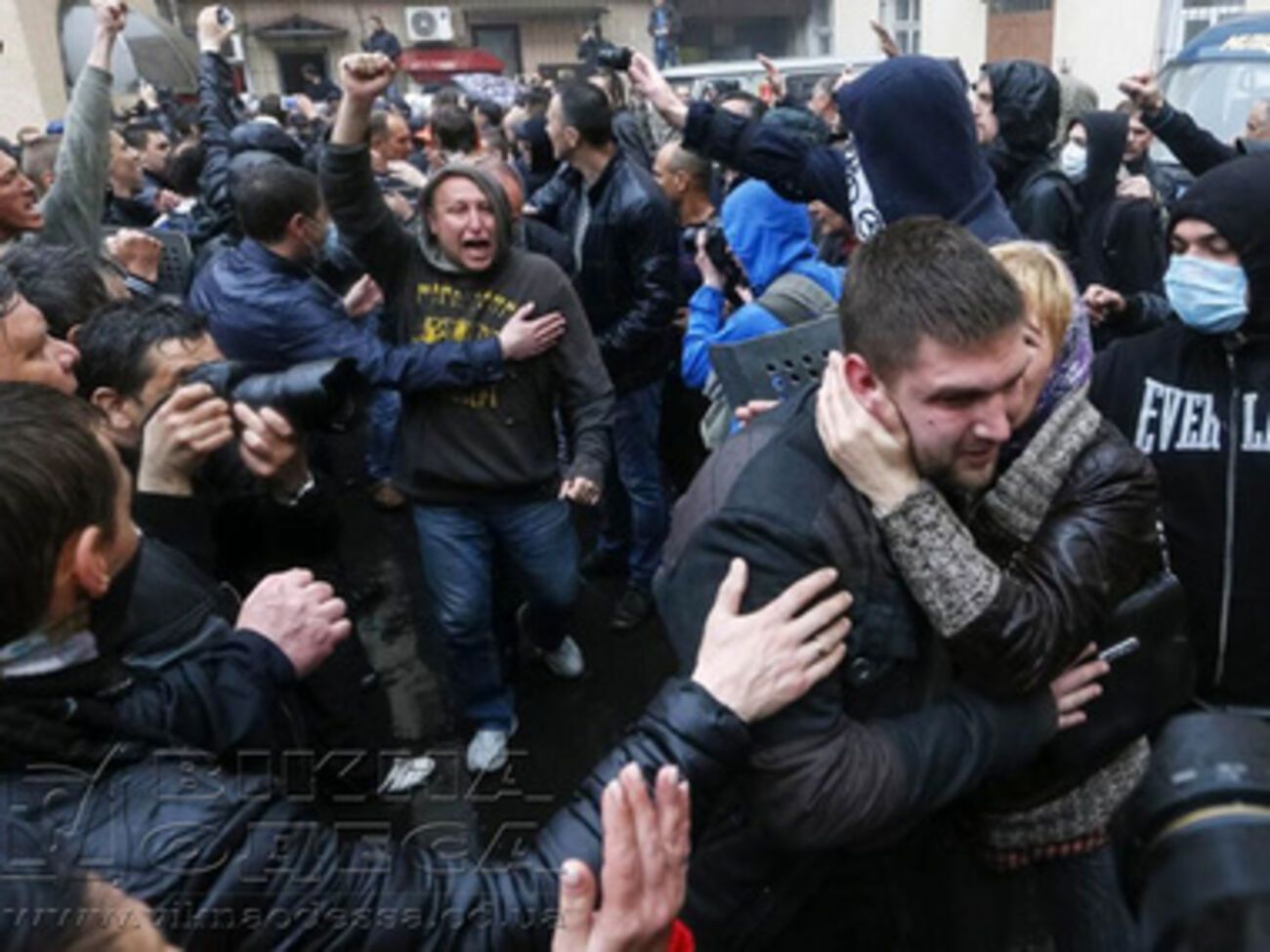 По требованию митингующих милиционеры отпустили задержанных участников беспорядков