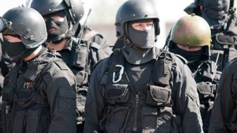 Диверсионные группы в Крыму вооружают в воинских частях