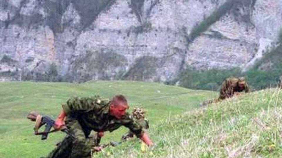 Солдаты, прошедшие войны в Чечне и Южной Осетии, вызвались спасать русских на юго-востоке Украины