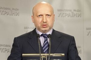 Турчинов обсудил ситуацию в Украине с Меркель