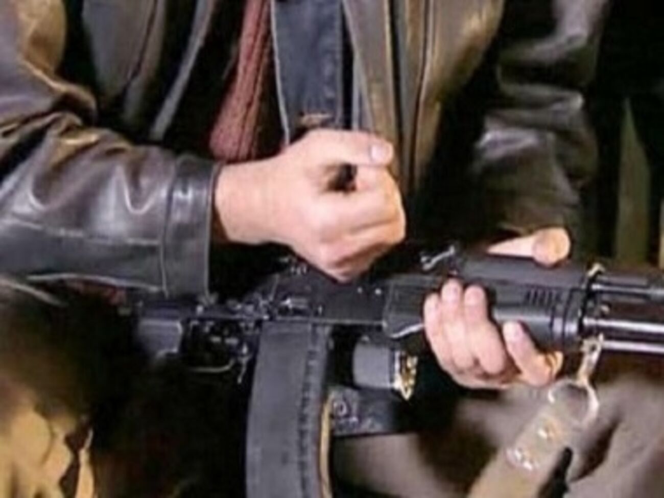 Люди с автоматами напали на частного предпринимателя в Донецкой области